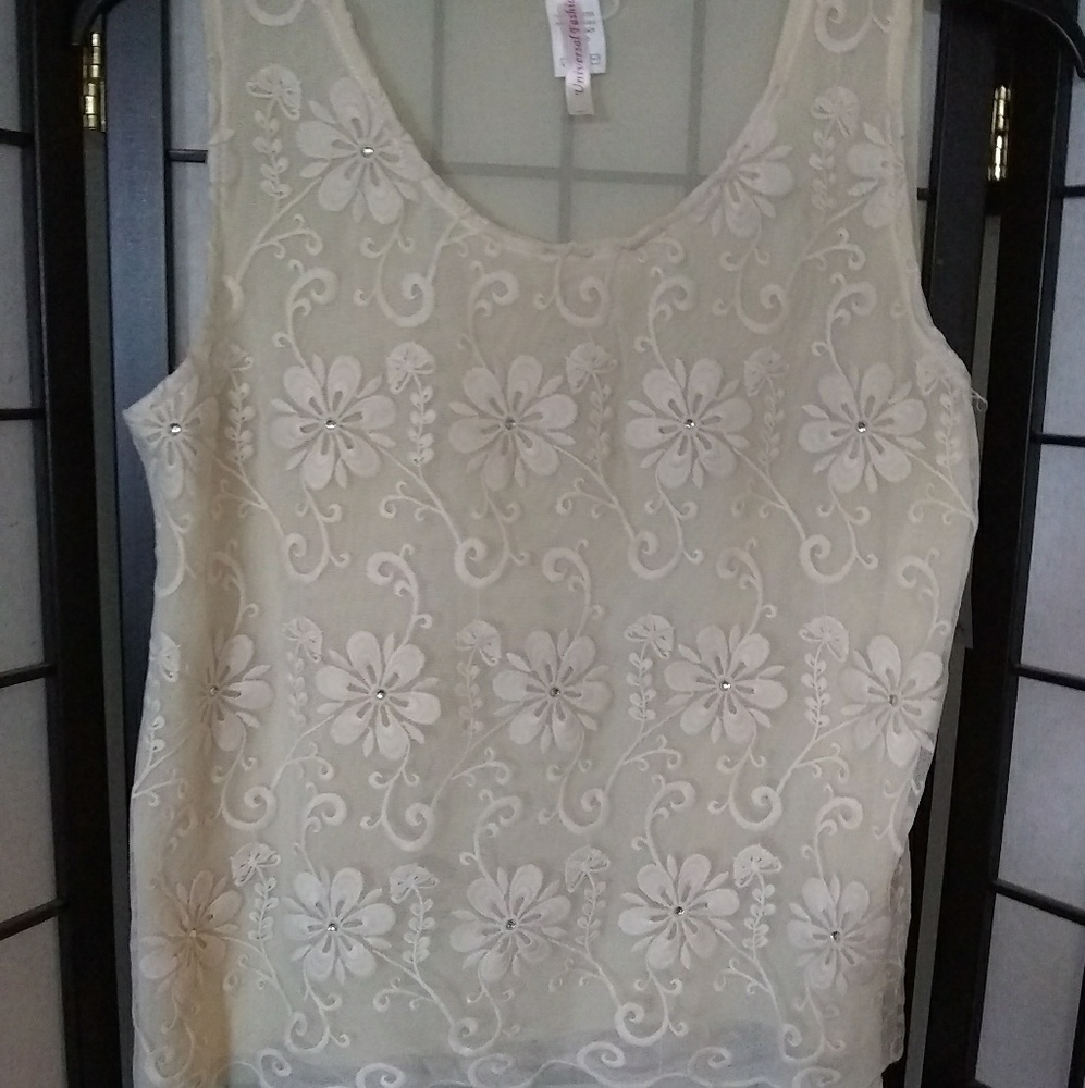 NWT Universal Fashion Lacey Blouse size Large